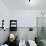 Palazzo Bougainvillea By Ritardo Aereo 3*