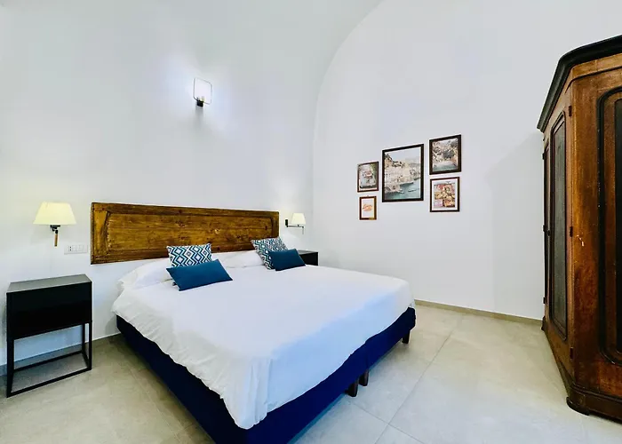 Palazzo Bougainvillea By Ritardo Aereo Affittacamere Meta