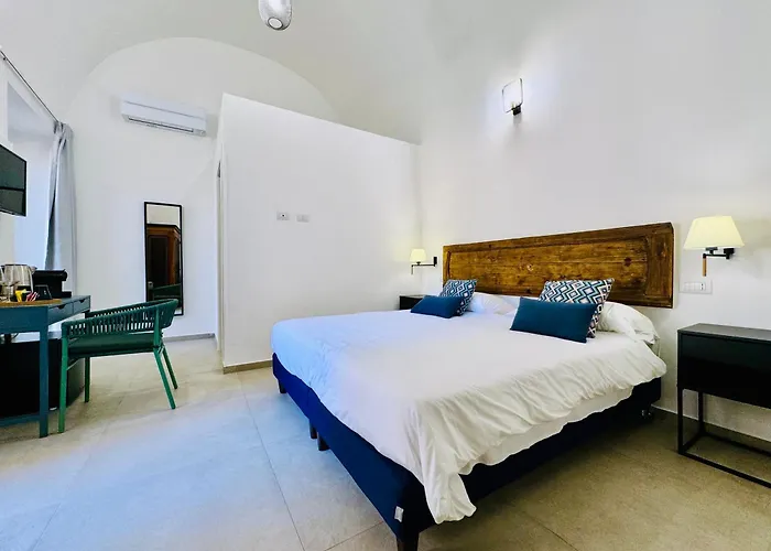 Palazzo Bougainvillea By Ritardo Aereo