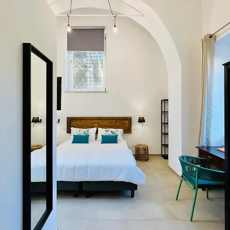 Palazzo Bougainvillea By Ritardo Aereo Guest house