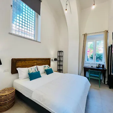 Guest house Palazzo Bougainvillea By Ritardo Aereo *