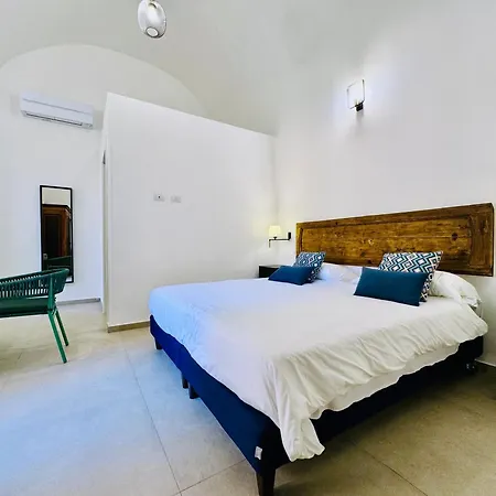 Palazzo Bougainvillea By Ritardo Aereo