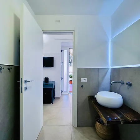Palazzo Bougainvillea By Ritardo Aereo Guest house Meta